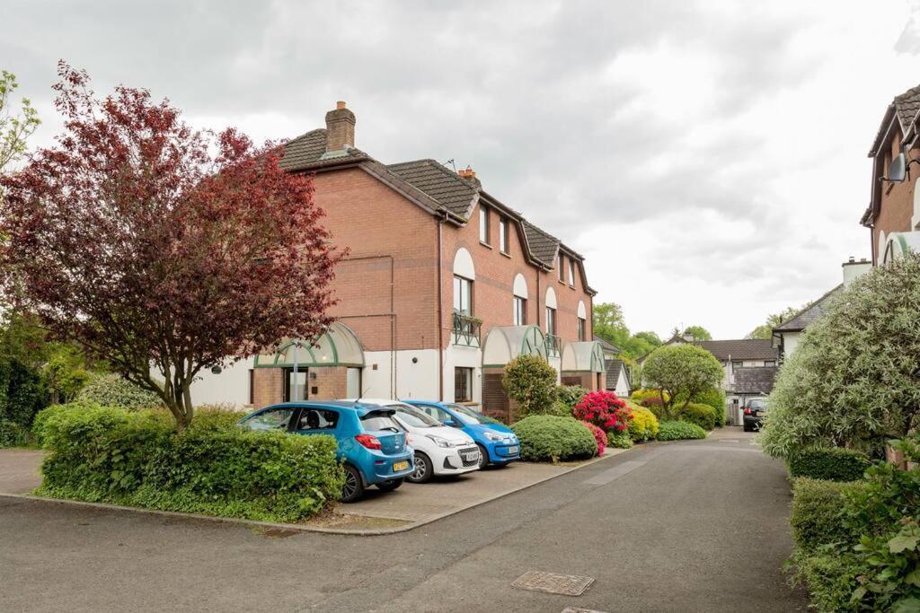 Templepatrick Family Home Beside The Rabbit Hotel Exterior photo